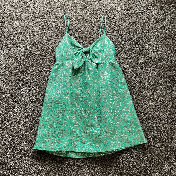 Alice + Olivia Melvina Bow Front Jacquard Dress - Picture 2 of 8